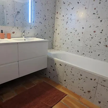 Bas De Avec Piscine Partagée *