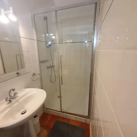 Bas De Avec Piscine Partagee Holiday home *