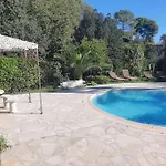 Bas De Avec Piscine Partagee Vallauris