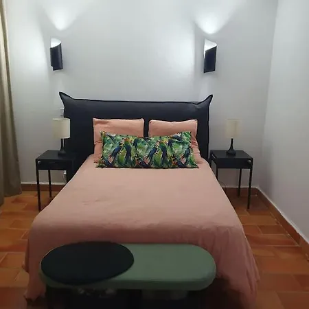 Bas De Avec Piscine Partagee Дом отдыха Валлорис