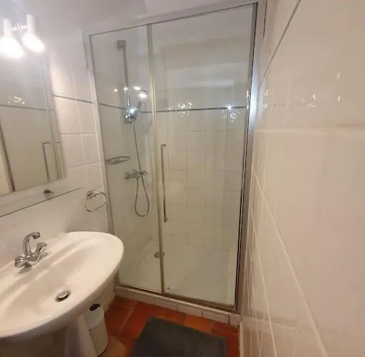 Bas De Avec Piscine Partagee 度假居 *