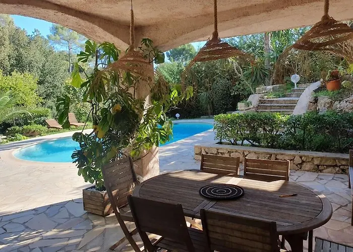 Bas De Avec Piscine Partagee *