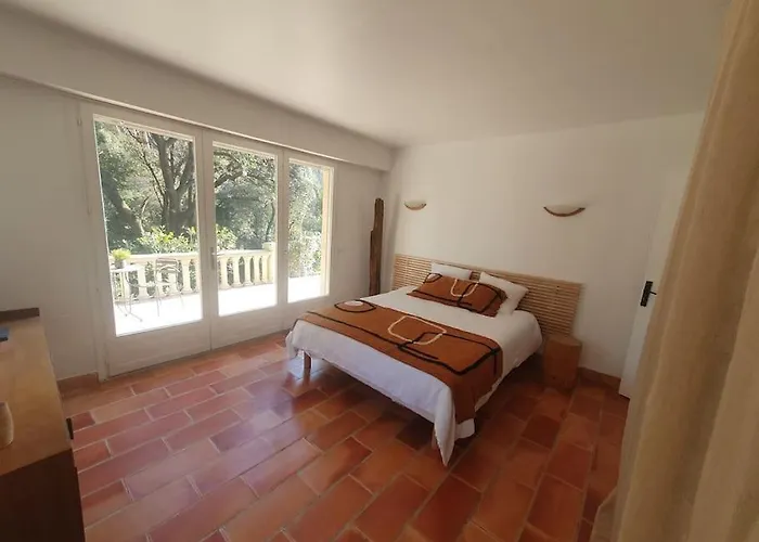 Bas De Avec Piscine Partagee